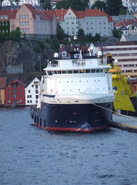 Huge TugBoat.JPG